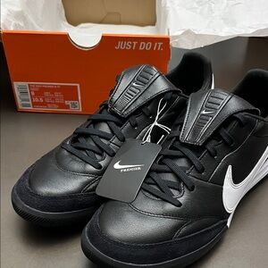 Nike Premier 3 Turf Low-Top Soccer Shoes Men’s size 9.  Brand New In Box